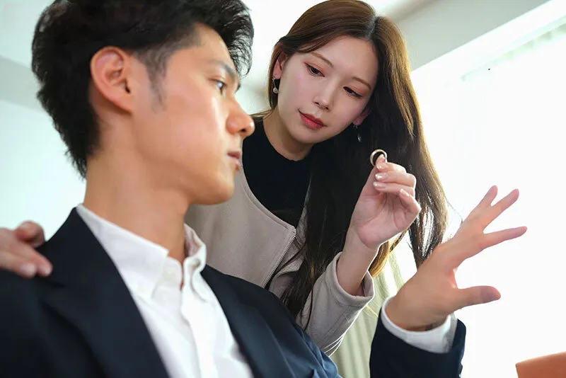 Cô vợ đi đi giã ngoại, người chồng ở nhà bị nhỏ em người vợ gạ phang không trượt phát nào